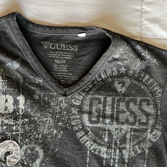 Guess t-shirt - Picture 2 of 4
